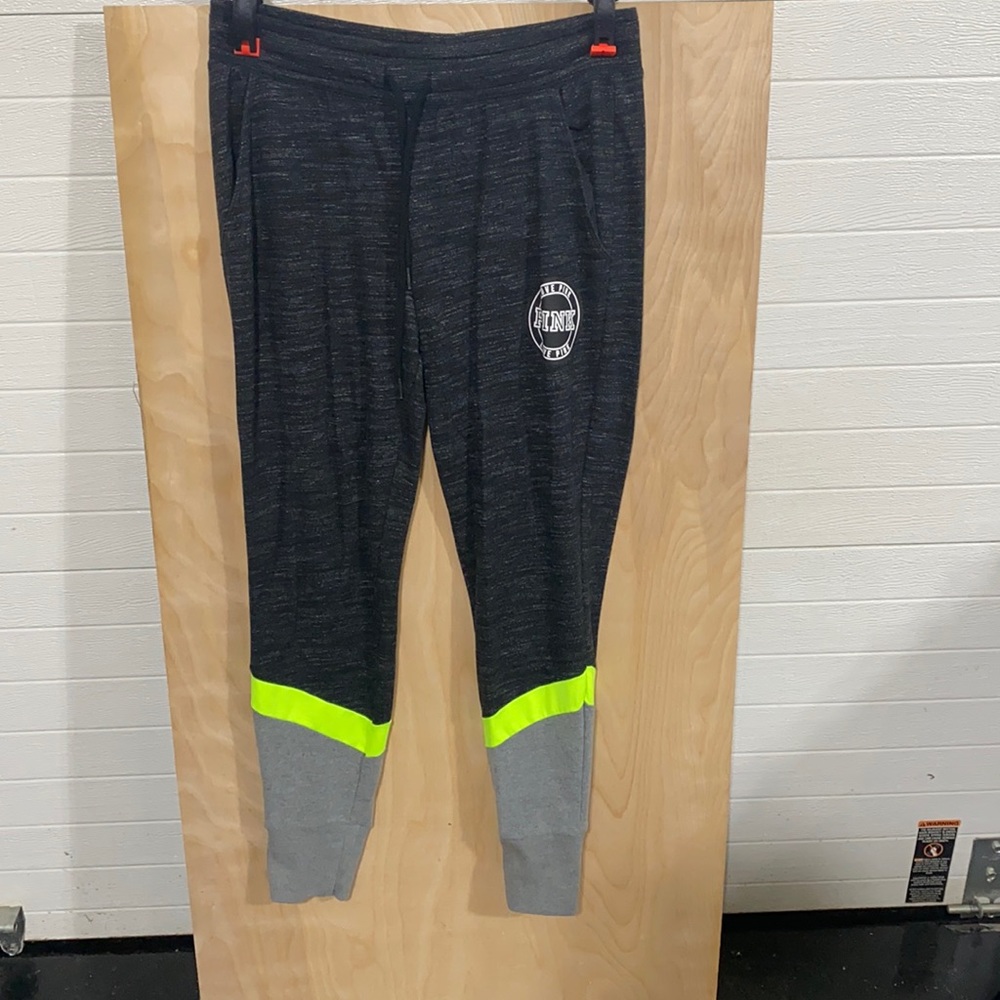 PINK Victoria’s Secret leggings